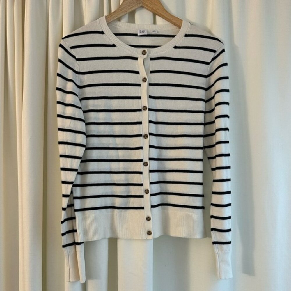 Gap cardigan
